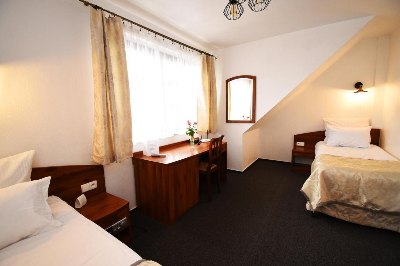 Kraina Jezior Hotel Ostróda Buitenkant foto