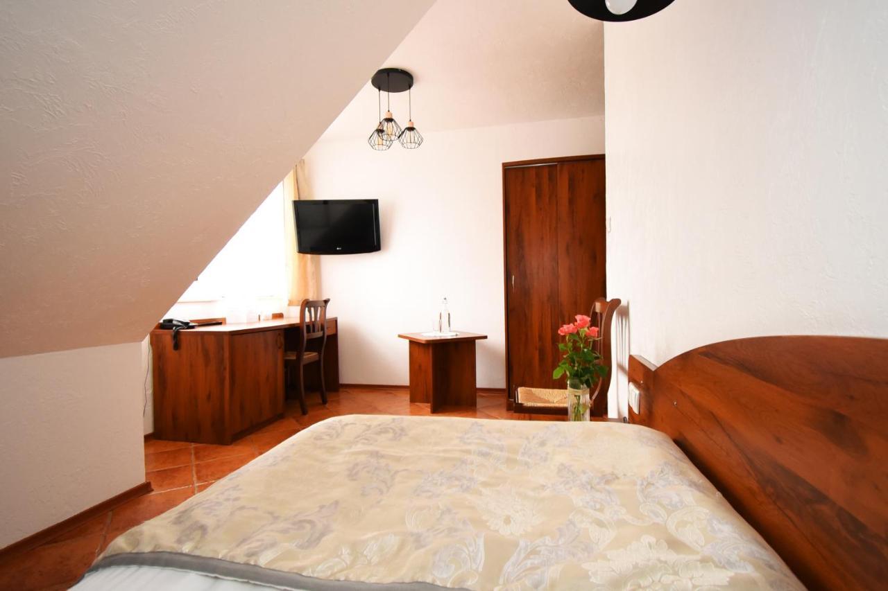 Kraina Jezior Hotel Ostróda Buitenkant foto